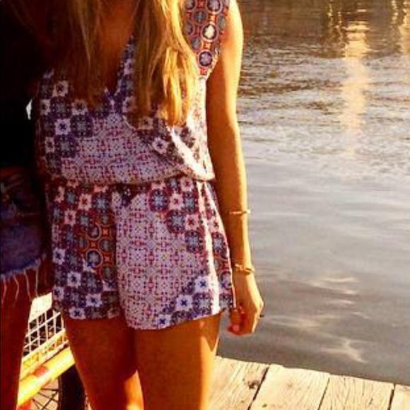 Oliviceous romper size small - Picture 1 of 5